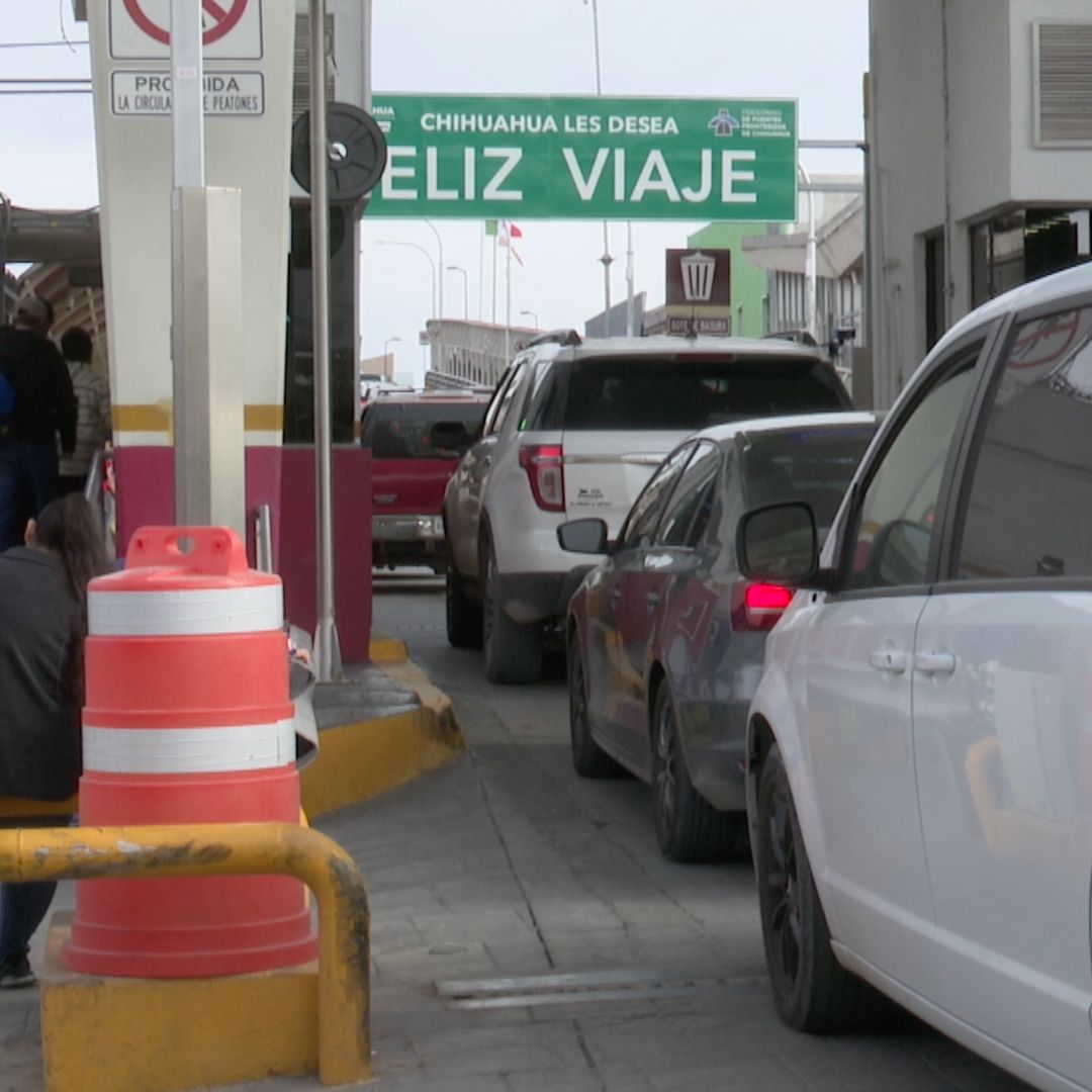 Filas en los puentes internacionales de Juárez
